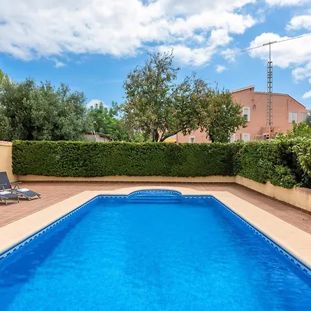 Escudero - Plusholidays Villa