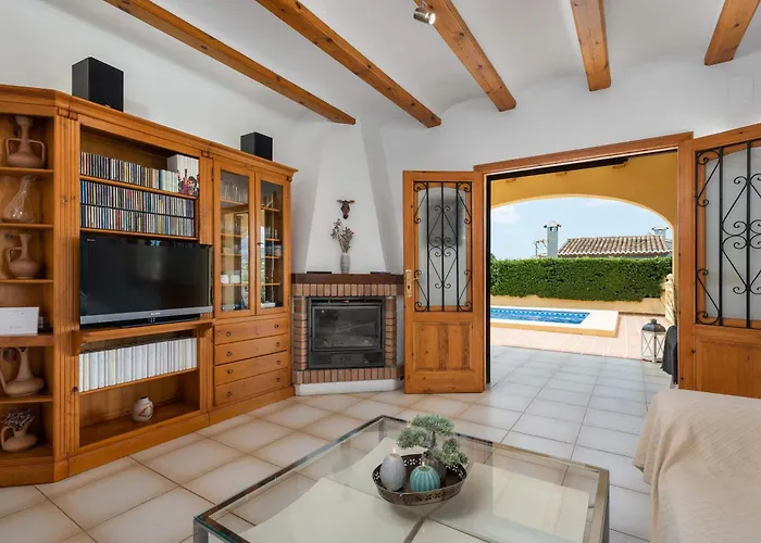 Escudero - Plusholidays Villa