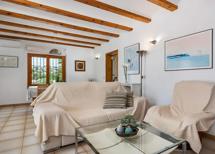 Escudero - Plusholidays Willa *