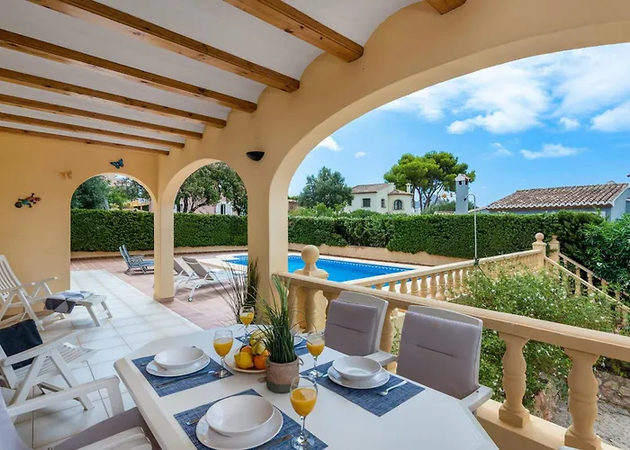 Escudero - Plusholidays Villa